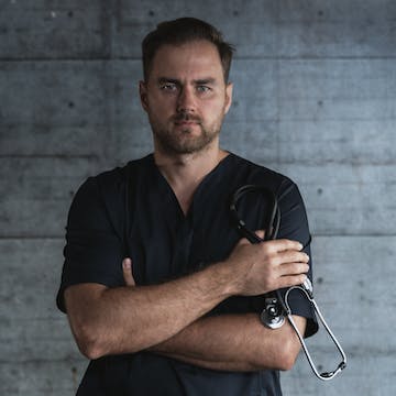 صورة الطبيب د. خالد مصطفى